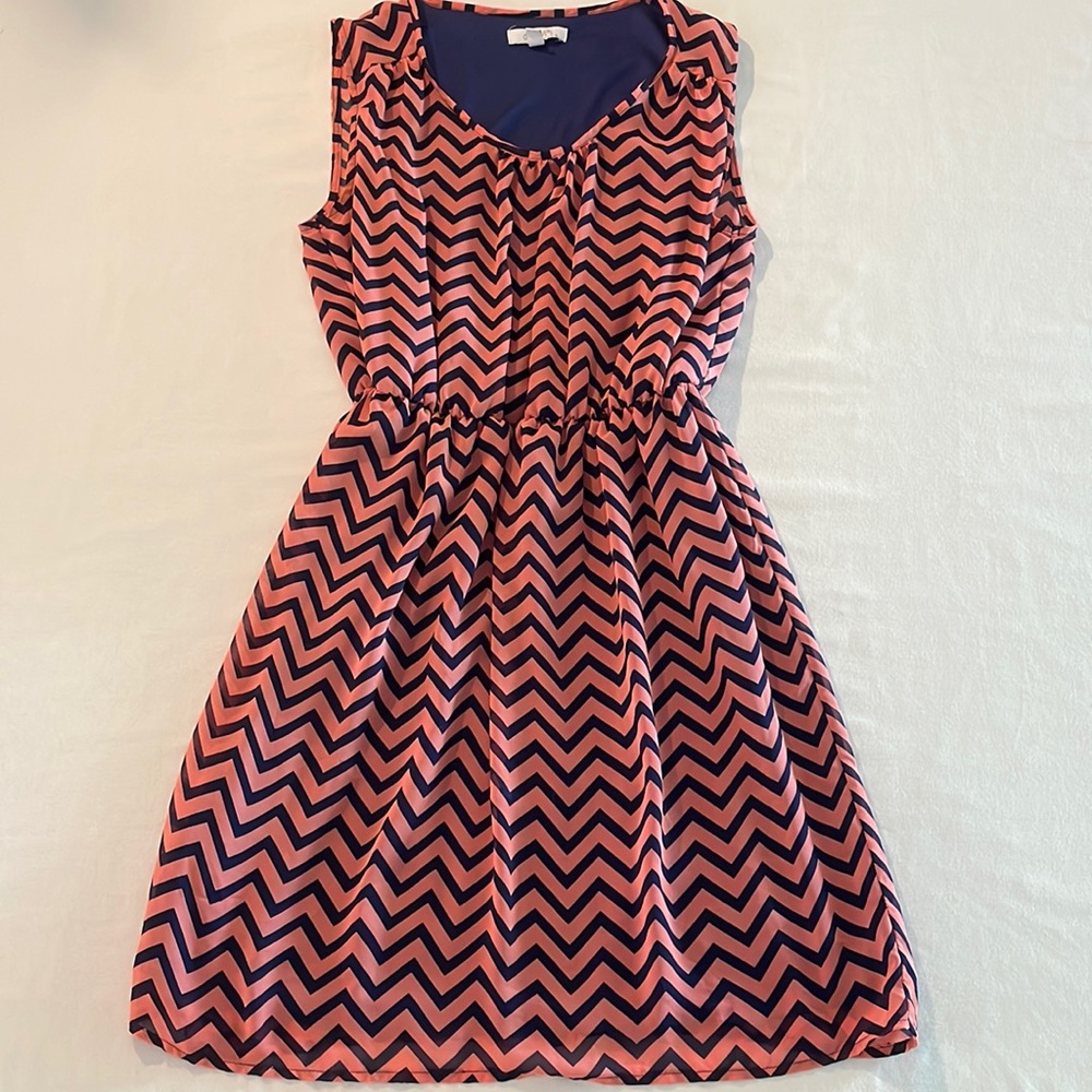 dELiA*s CUTE PINK AND NAVY BLUE ZIGZAG FANTASY PATTERN DRESS!!